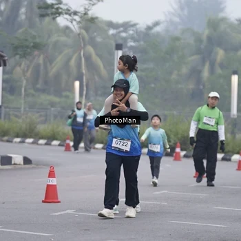 Runner Photo 8977068