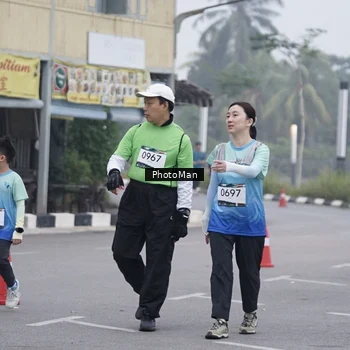Runner Photo 8977083