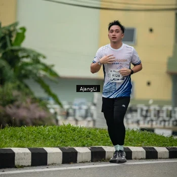 Runner Photo 8977816
