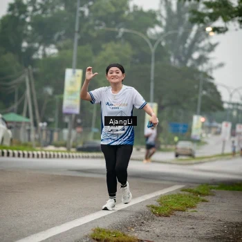 Runner Photo 8977877
