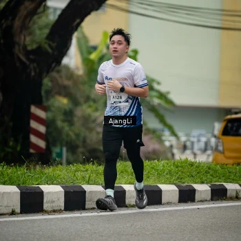 Runner Photo 8977910