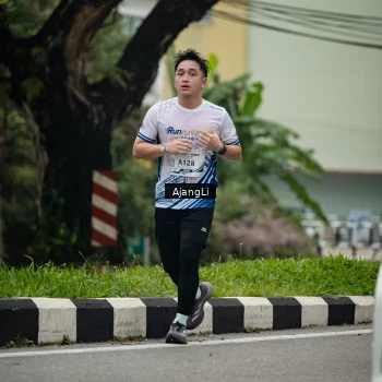 Runner Photo 8977983