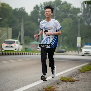 Runner Photo 8978002