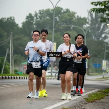 Runner Photo 8978010
