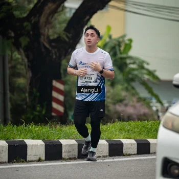 Runner Photo 8978084