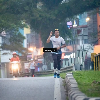 Runner Photo 8978305