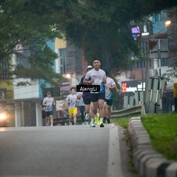 Runner Photo 8978347