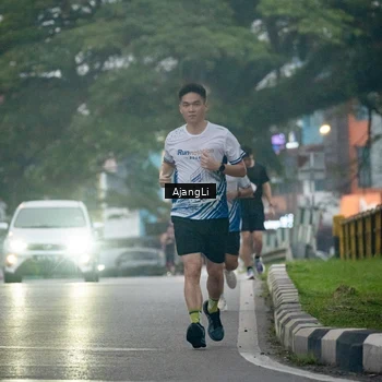 Runner Photo 8978410