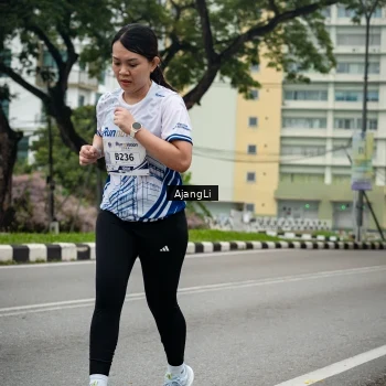 Runner Photo 8978971