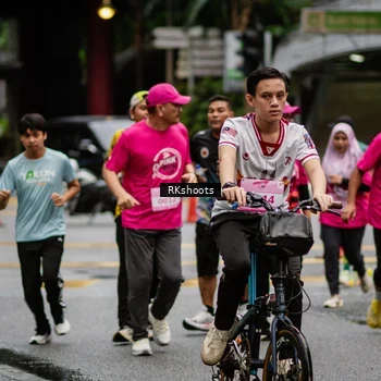 Runner Photo 8982098