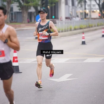 Runner Photo 8982109