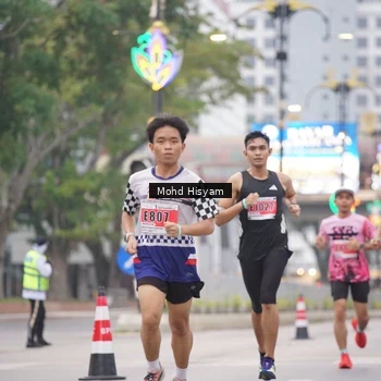 Runner Photo 8982502