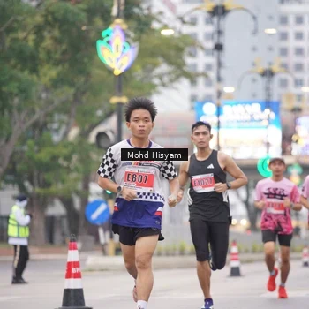 Runner Photo 8982504