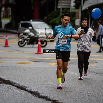 Runner Photo 8982663
