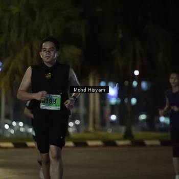 Runner Photo 8990123