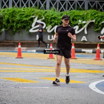 Runner Photo 8990191
