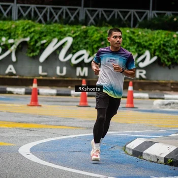 Runner Photo 8990352