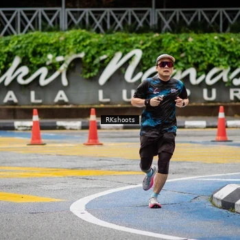 Runner Photo 8990662
