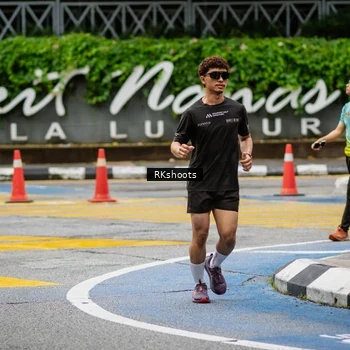 Runner Photo 8990719