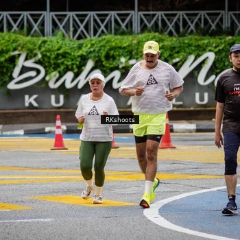 Runner Photo 8990723