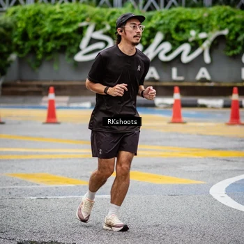 Runner Photo 8990725
