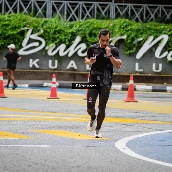 Runner Photo 8990914