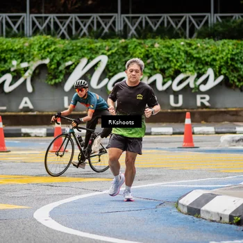 Runner Photo 8991068