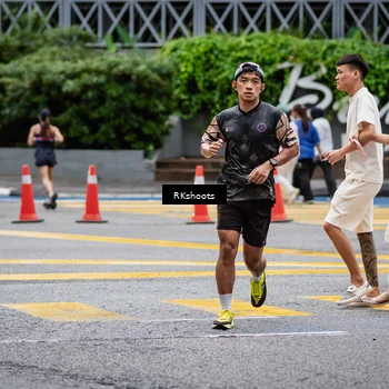 Runner Photo 8991200