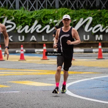 Runner Photo 8991275
