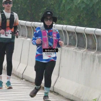 Runner Photo 8994411
