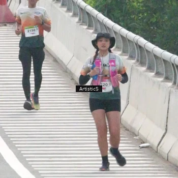 Runner Photo 8994425