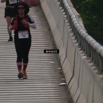 Runner Photo 8994473