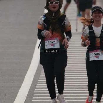 Runner Photo 8994477