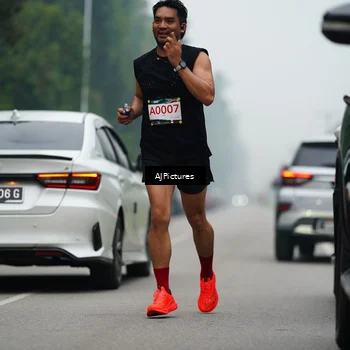Runner Photo 8999411