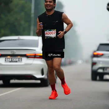 Runner Photo 8999417