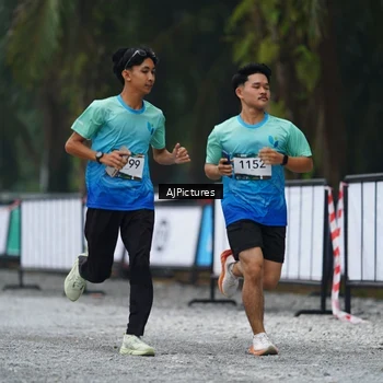 Runner Photo 8999475