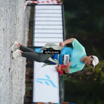 Runner Photo 8999499