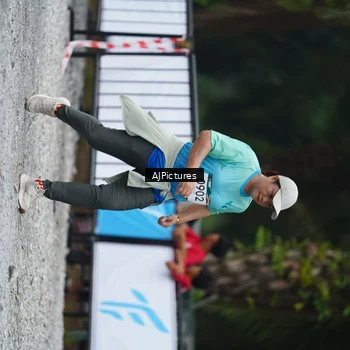 Runner Photo 8999501