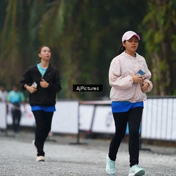 Runner Photo 8999541