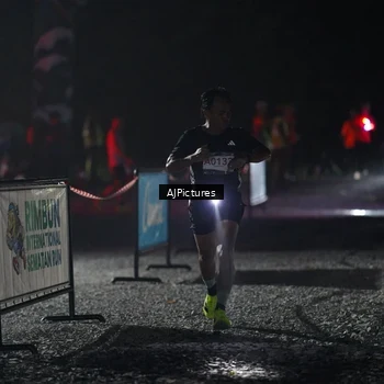 Runner Photo 9000600