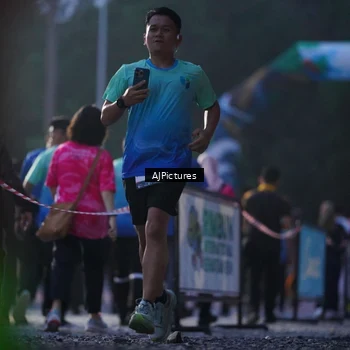 Runner Photo 9000799