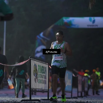 Runner Photo 9000973