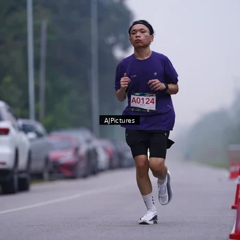 Runner Photo 9001373
