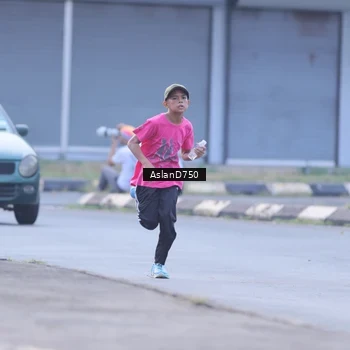 Runner Photo 9004866