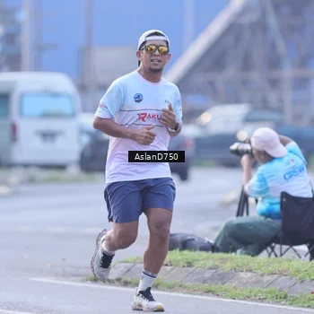 Runner Photo 9004871
