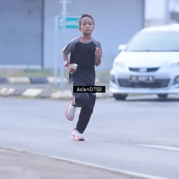 Runner Photo 9004878