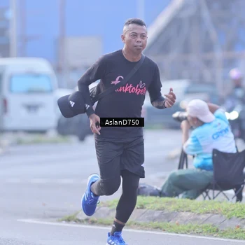 Runner Photo 9004881
