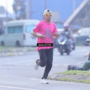 Runner Photo 9004882