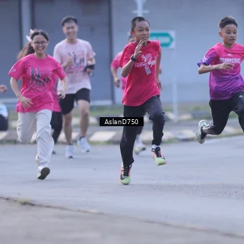 Runner Photo 9004903