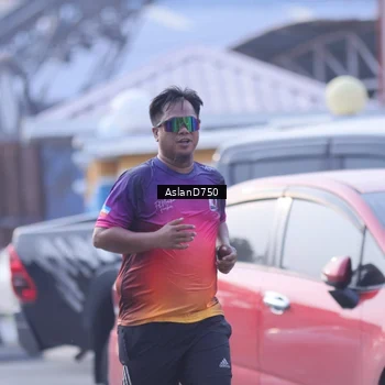 Runner Photo 9004904
